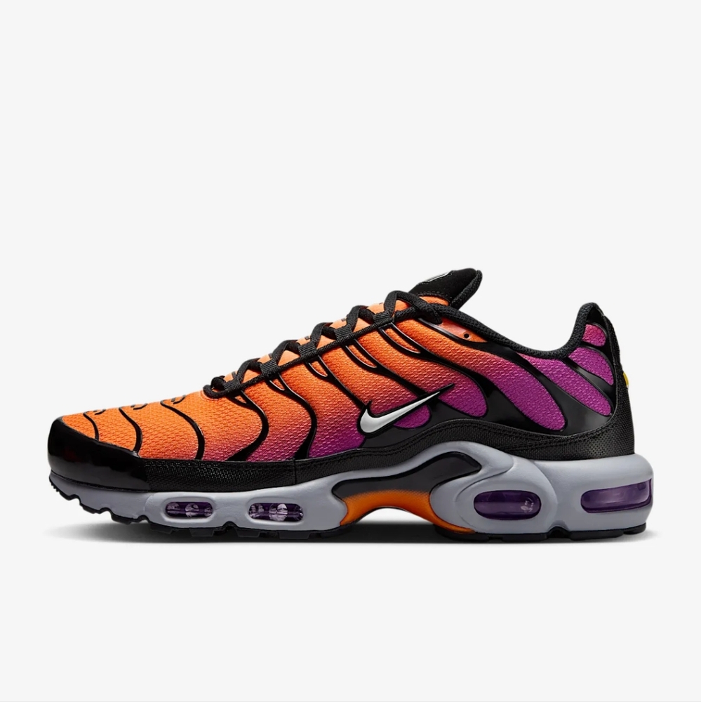 Nike Air Max Plus Black Total Orange Vivid Purple DM0032-014 Men's Size 9.5